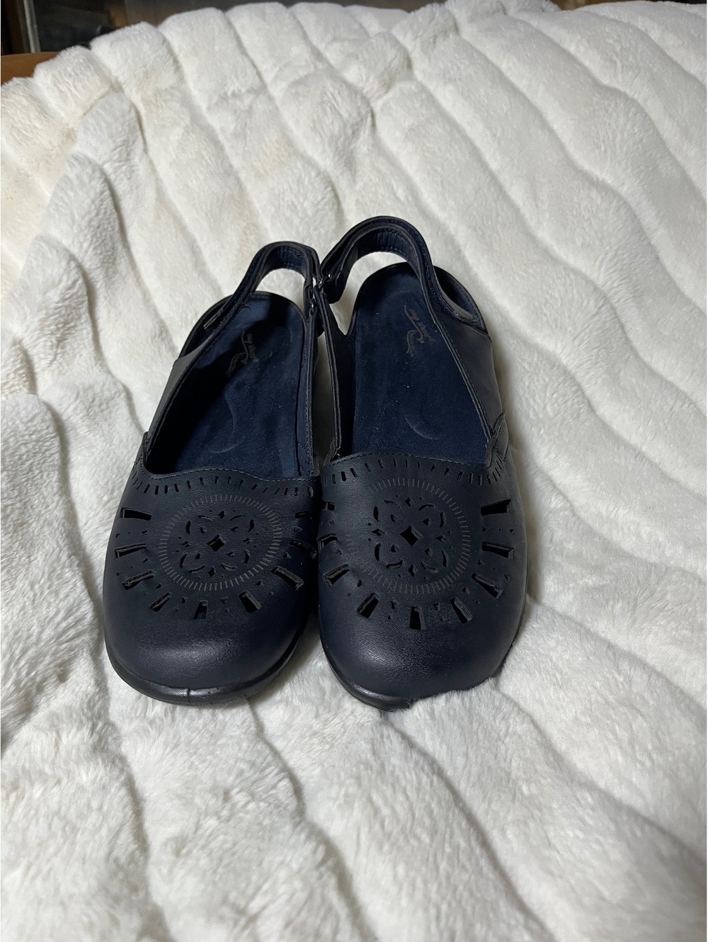 Easy Street 8WW Blue Faux Leather Sling Back Casual Fall Spring Laser Cut Shoes